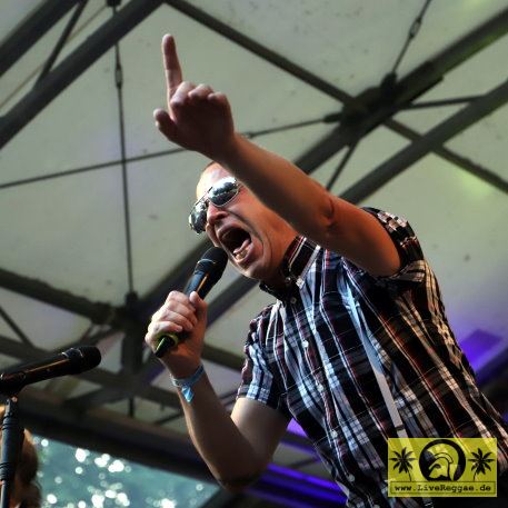 Pruefer (Blechreiz) - The SKAndal Allstars - This Is Ska Festival - Wasserburg, Rosslau 24. Juni 2023 (15).JPG